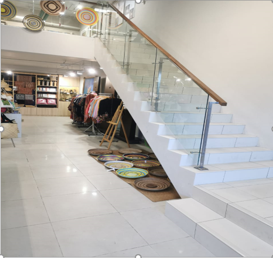 Explain The Installation Method Of Side Clamped Glass Balusters With Timber Handrail On Stairs Steps By Steps With Diagr 1